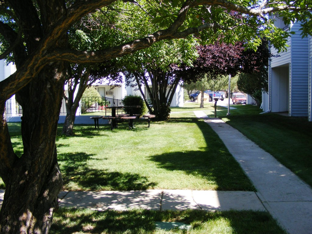 Photos and Video of Indian Hills Apartments in Gillette, WY